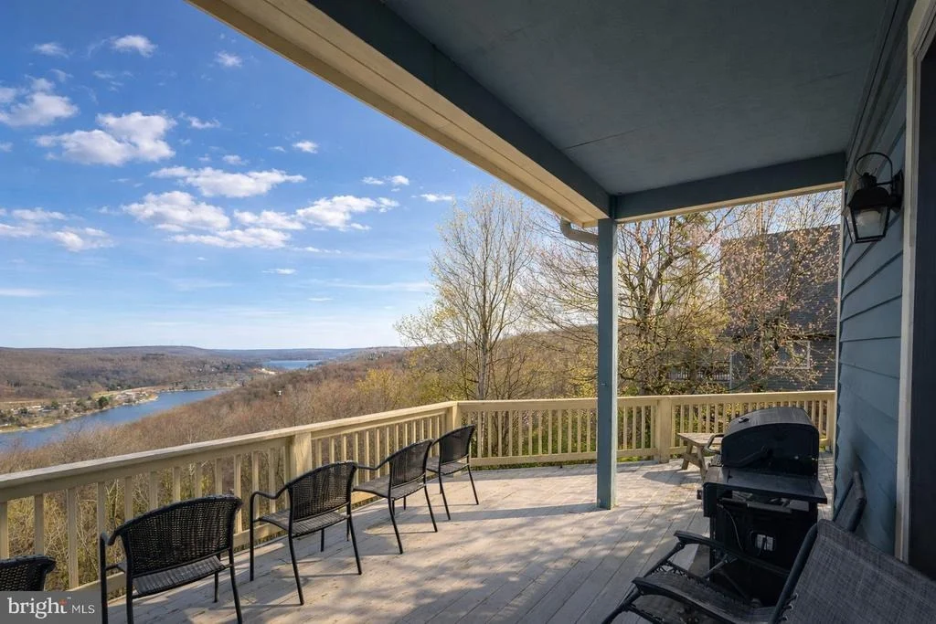 Photo of 110 HIGHLINE DRIVE