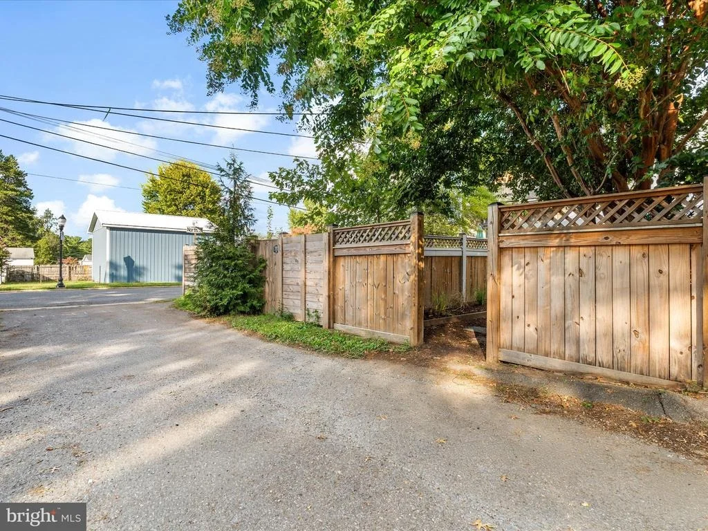 Photo of 729 TRAIL AVENUE