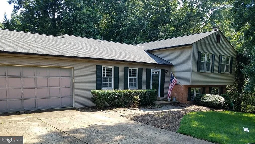 Photo of 9621 PODIUM DRIVE