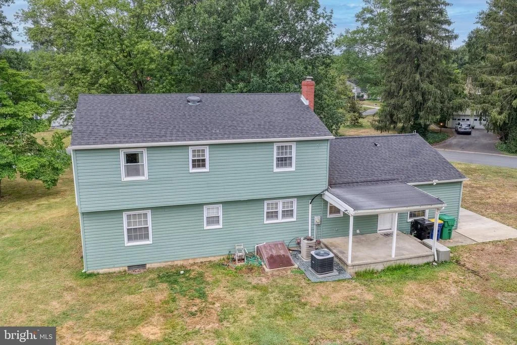 Photo of 103 S FAIRFIELD DRIVE