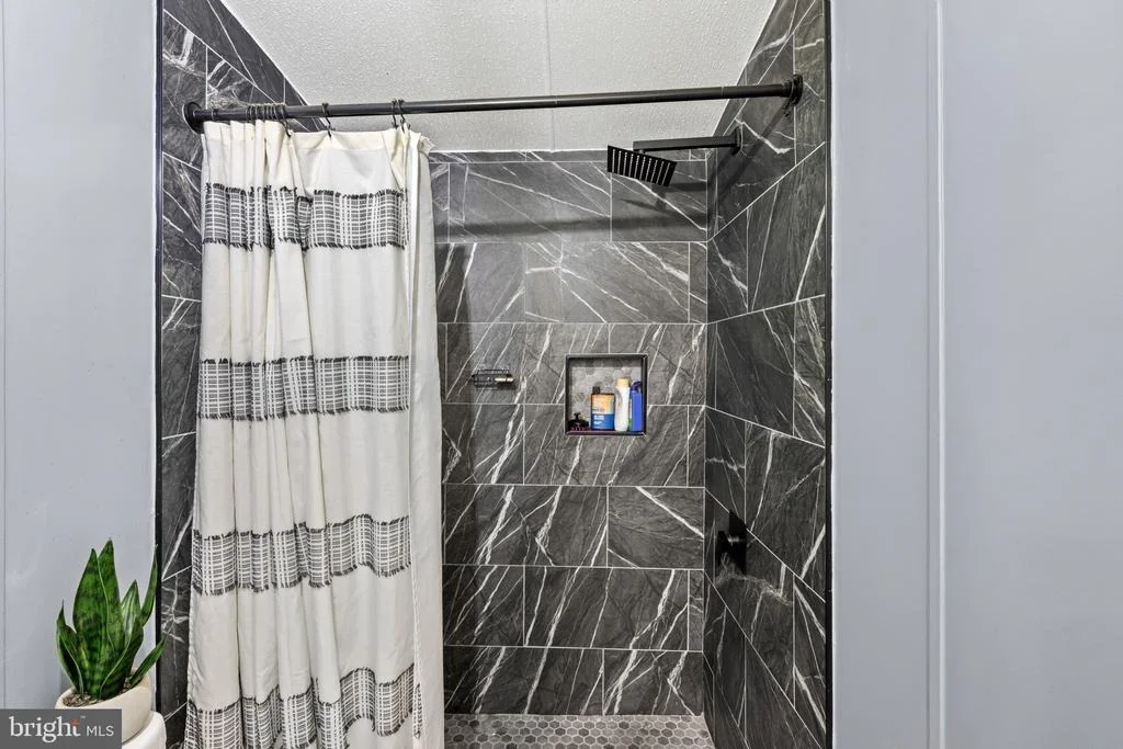 Photo of 43 MIDWAY AVENUE