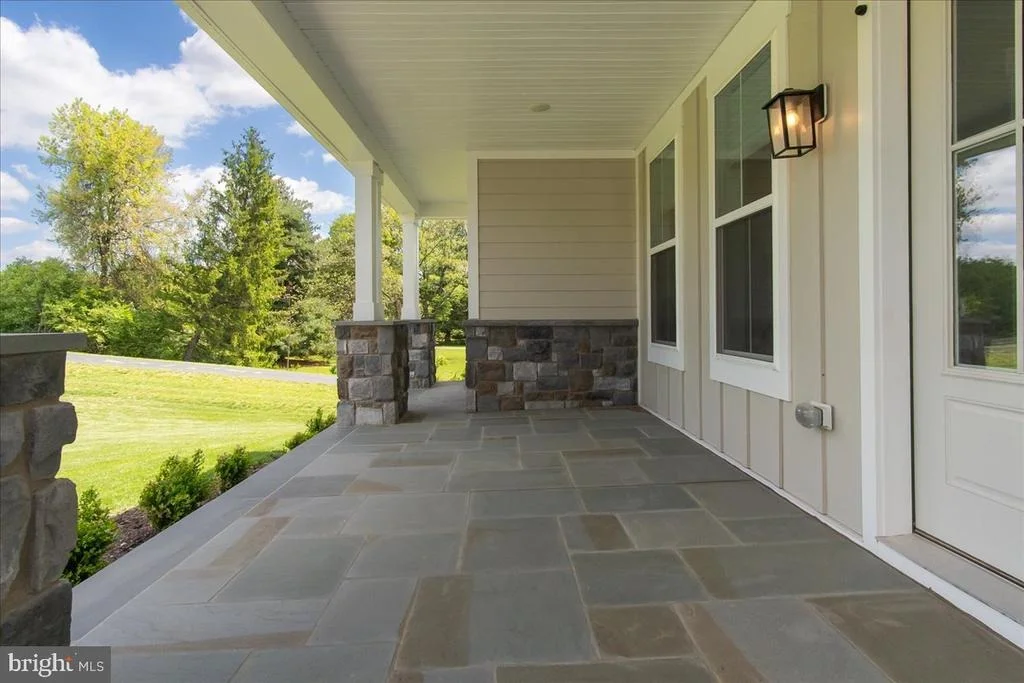 Photo of 7172 MEADOWBROOKE DRIVE