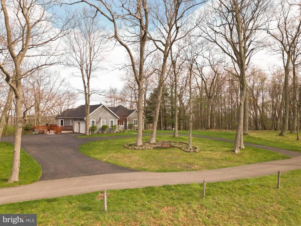 Photo of 790 SUNSET RIDGE DRIVE