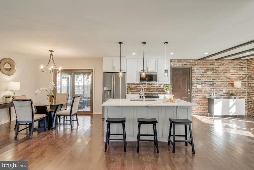 Photo of 6912 HEIDELBURG ROAD