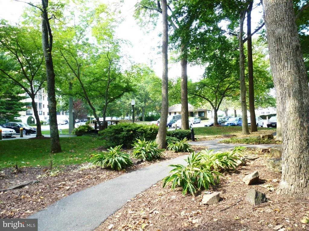 Photo of Unit 2902 at 15107 INTERLACHEN DRIVE
