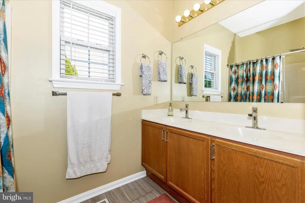 Photo of 105 CROSSING POINTE COURT