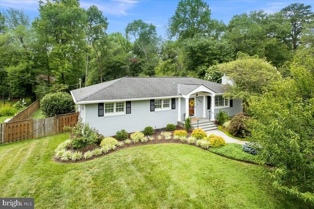 Photo of 4429 NEPTUNE DRIVE