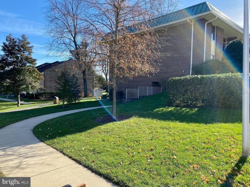 Photo of Unit 101C at 3640 GLENEAGLES DRIVE