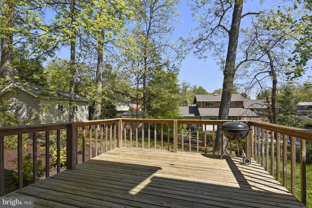 Photo of 8305 RAYMOND LANE