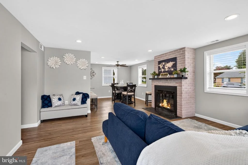 Photo of 2125 MAPLE ROAD