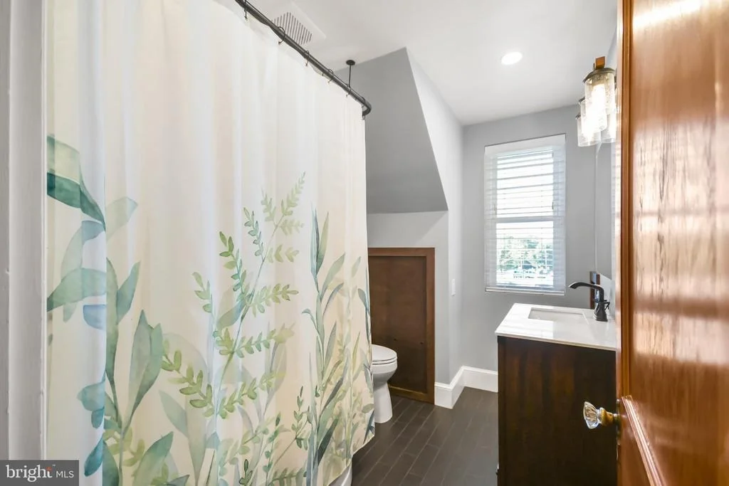 Photo of 1101 ROSEMONT AVENUE