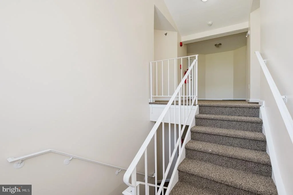 Photo of Unit 207J at 207 OAK LEAF CIRCLE