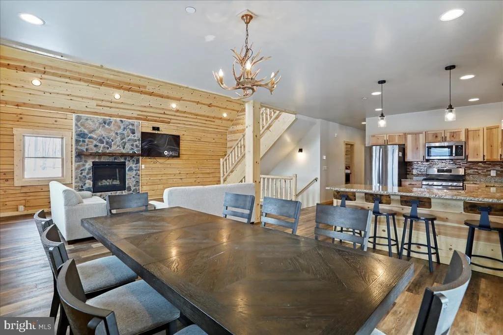 Photo of 957 N CAMP ROAD