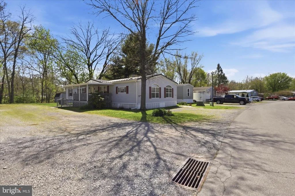 Photo of 11125 LAKESIDE DRIVE