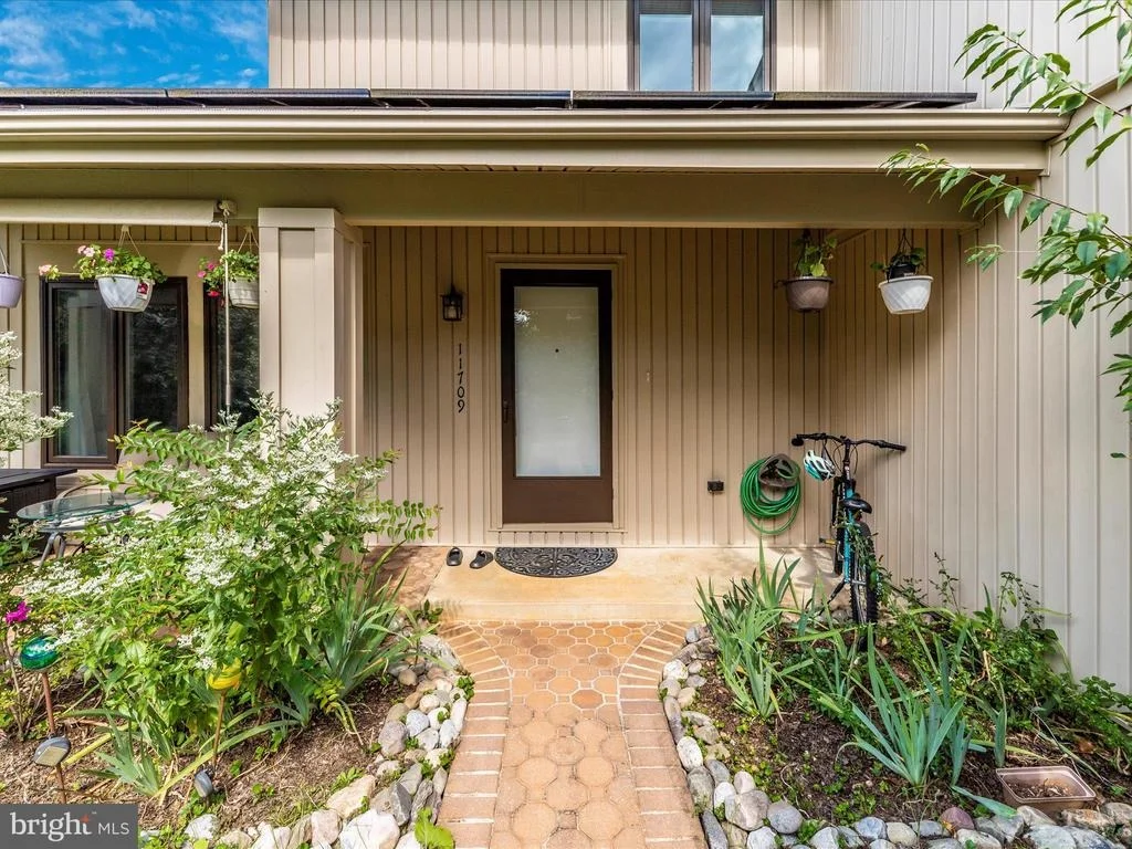 Photo of 11709 FLINTS GROVE