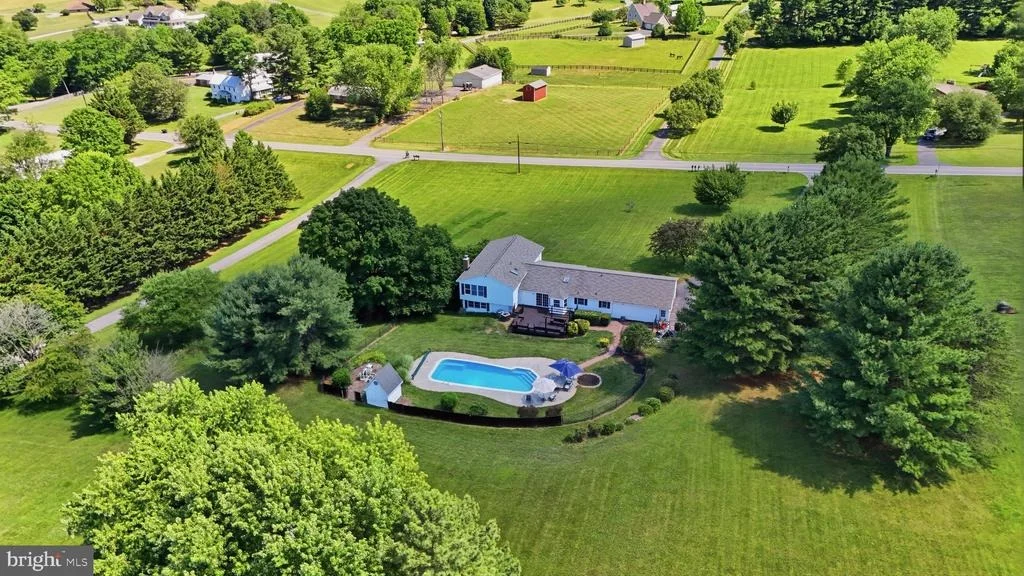 Photo of 3814 BOTELER ROAD