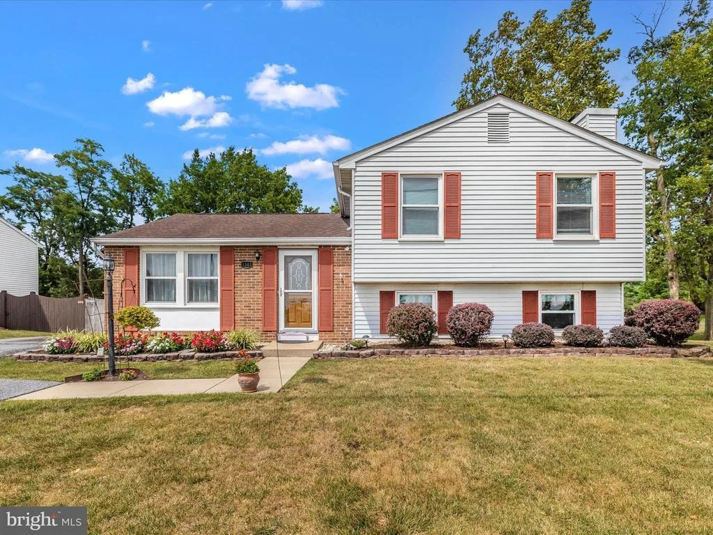 Photo of 1303 BUTTERFLY LANE