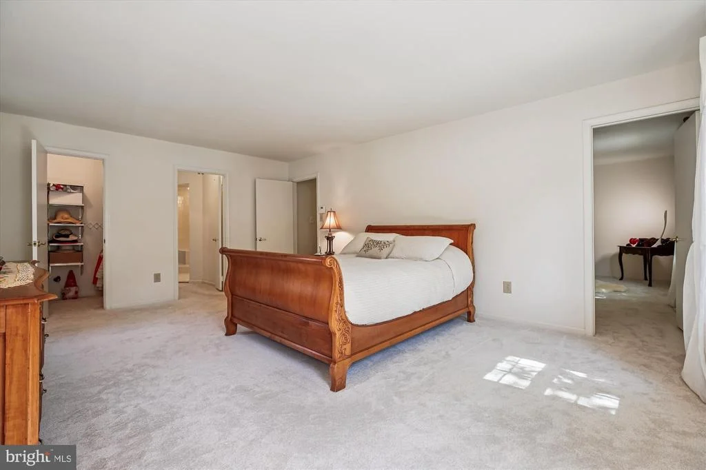Photo of 9537 FOX HOLLOW