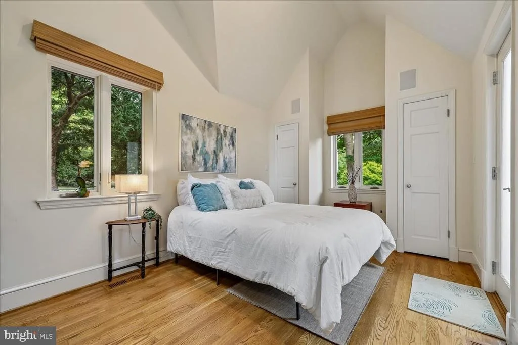 Photo of 1212 WOODSIDE PARKWAY