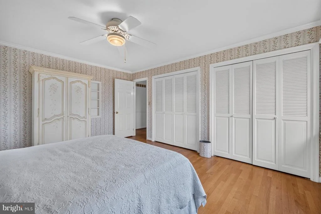 Photo of 6916 SUMMERSWOOD DRIVE