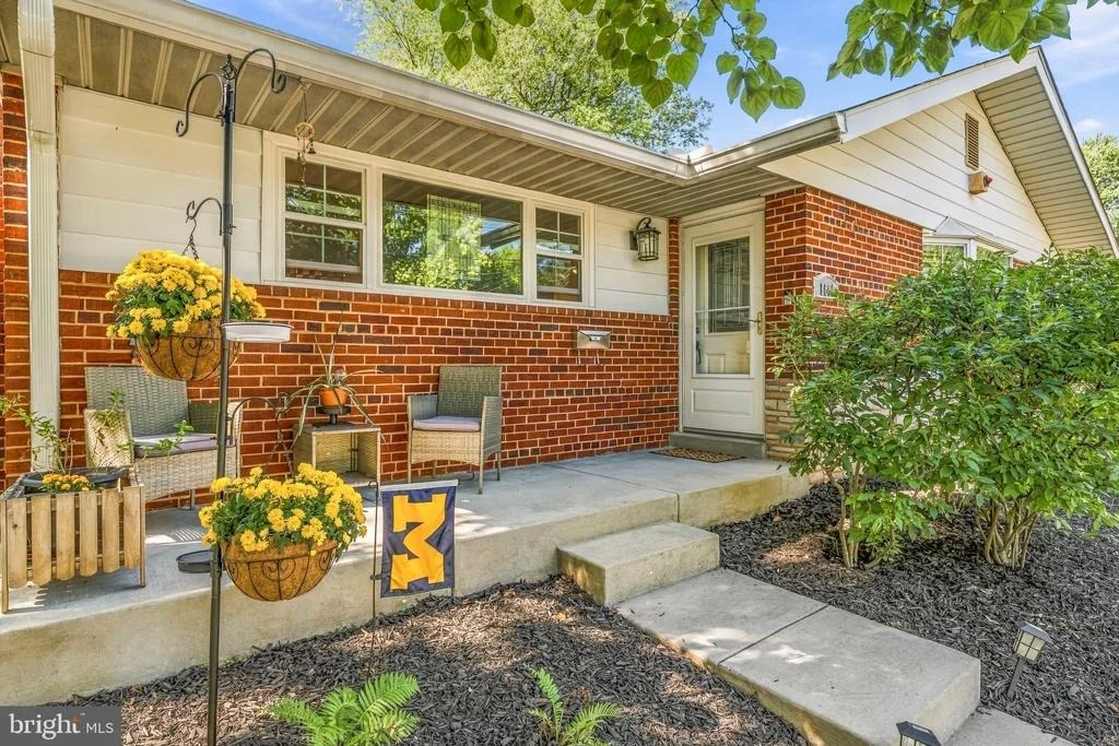 Photo of 1600 FLORA LANE