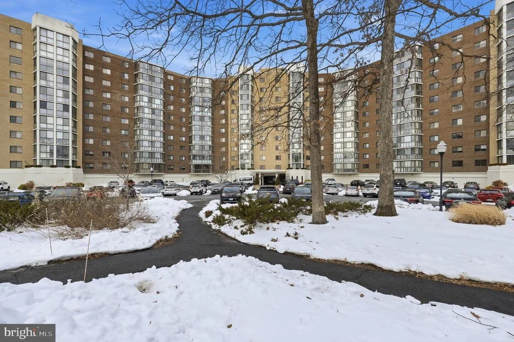 Photo of Unit 3417 at 15115 INTERLACHEN