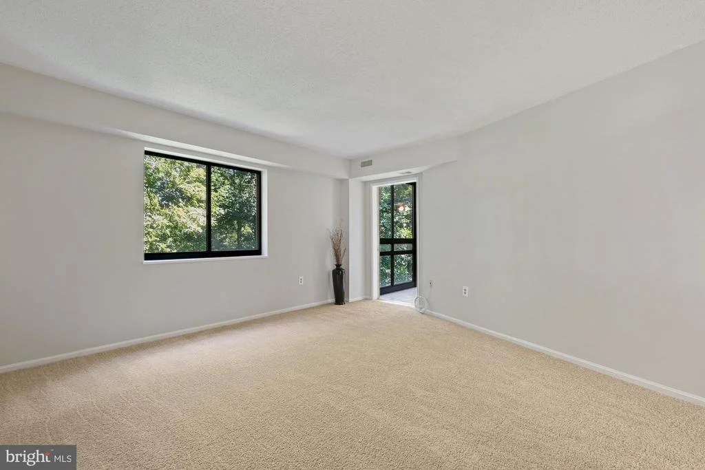 Photo of Unit 4604 at 15100 INTERLACHEN DRIVE