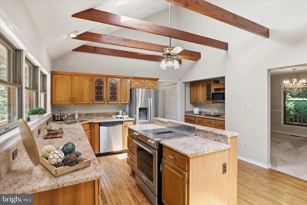 Photo of 6501 COMMONWEALTH COURT