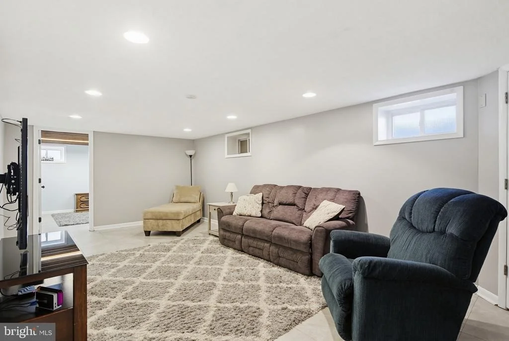 Photo of 620 LEE WAY
