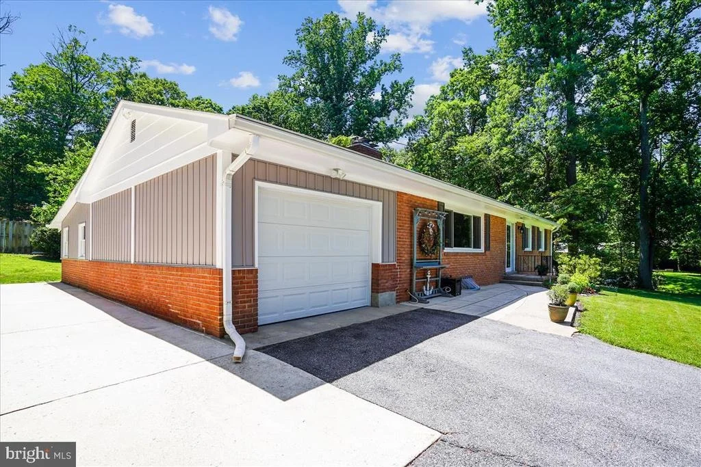 Photo of 18901 MUNCASTER ROAD