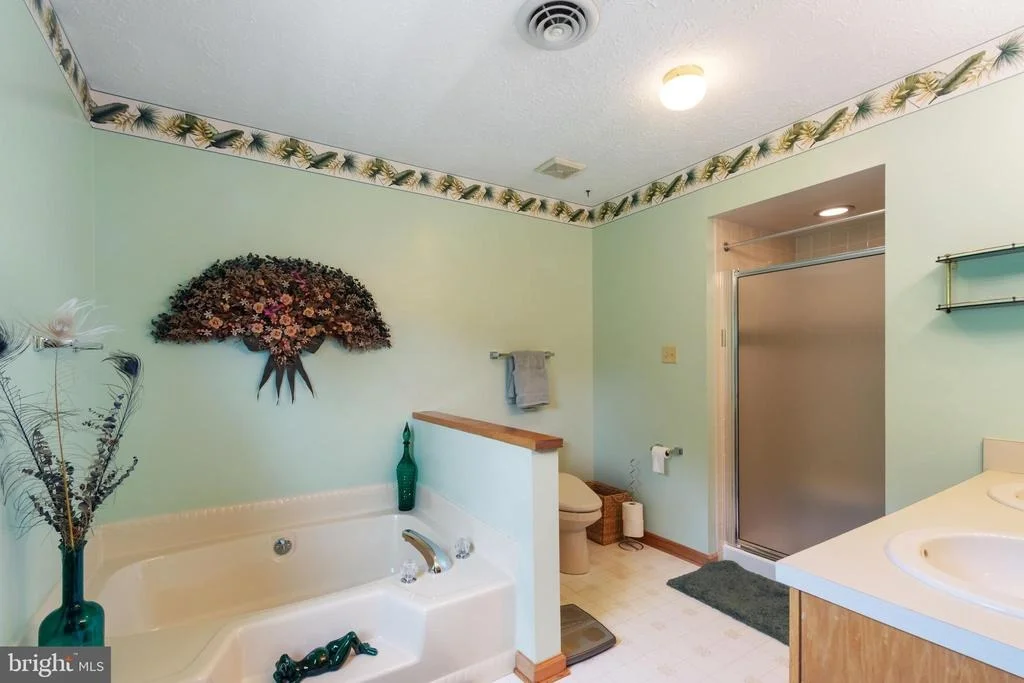 Photo of 2380 MOREAU DRIVE