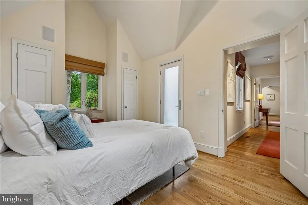 Photo of 1212 WOODSIDE PARKWAY