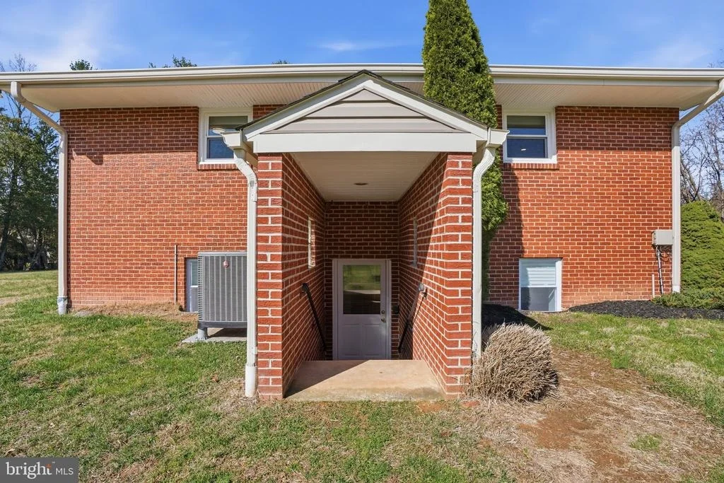 Photo of 1800 GAYFIELDS DRIVE