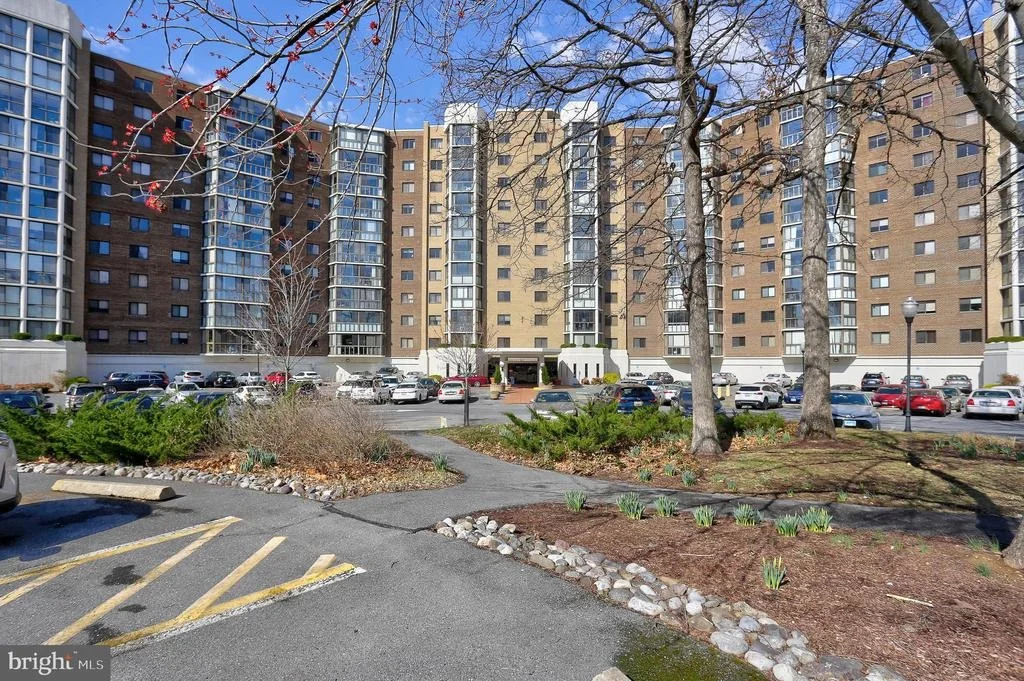 Photo of Unit 3826 at 15115 INTERLACHEN DRIVE