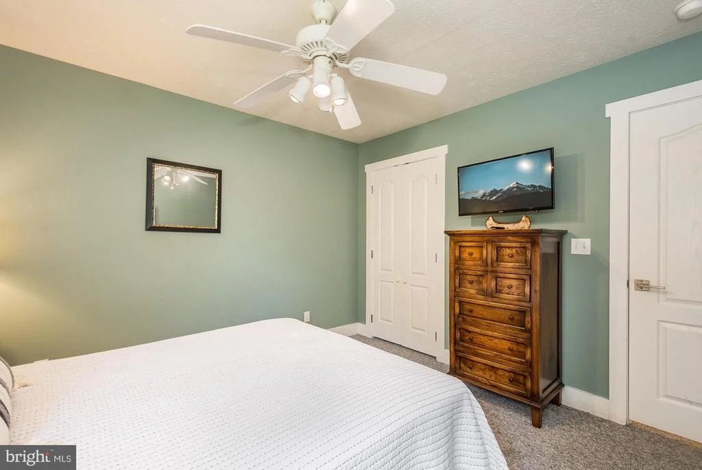 Photo of 25 SILVER TREE LANE