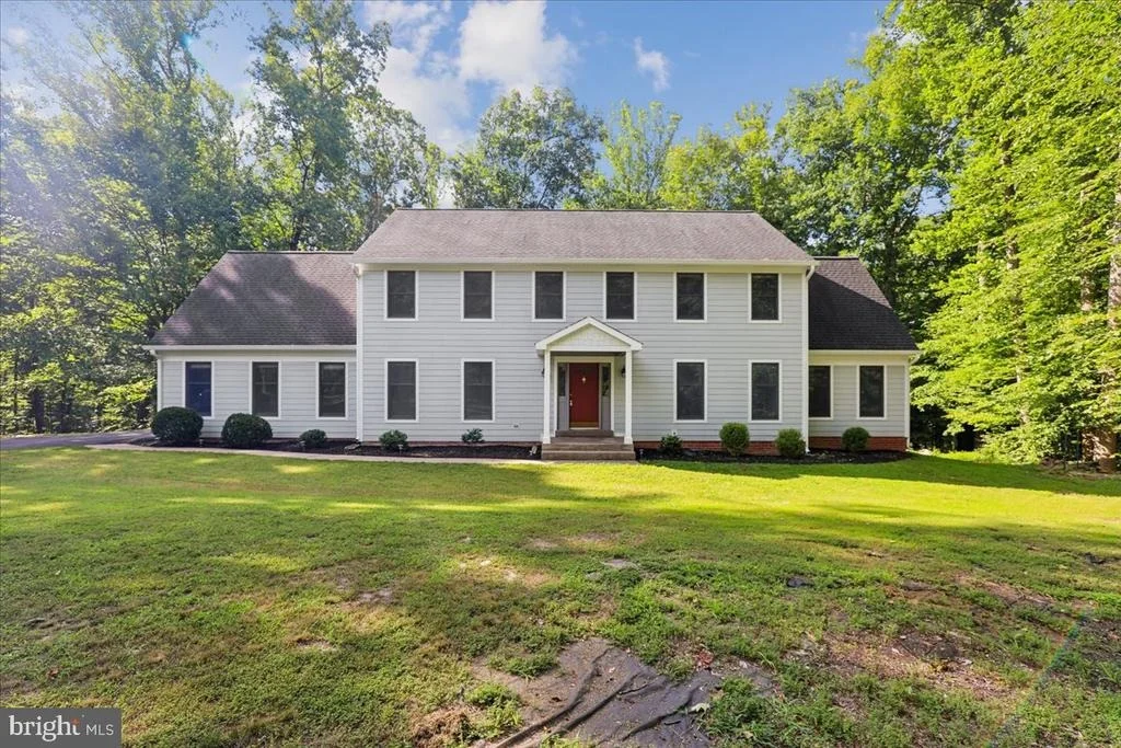 Photo of 8253 HONEYSUCKLE ROAD