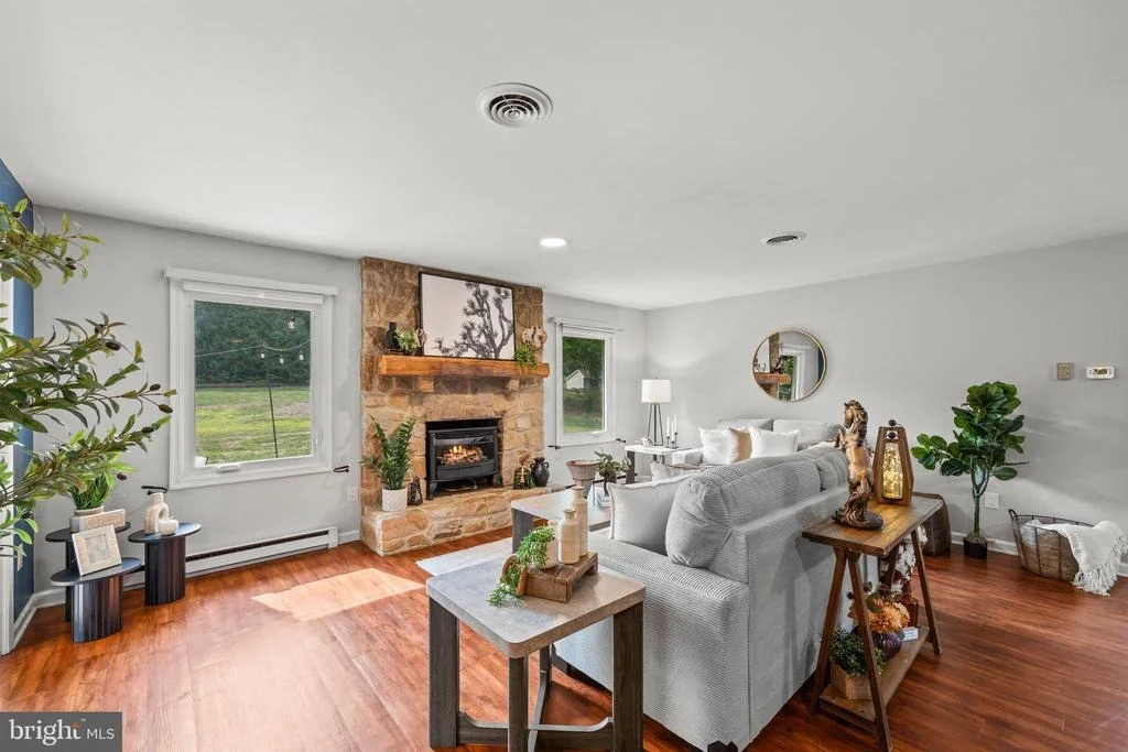 Photo of 223 PINEVIEW DRIVE