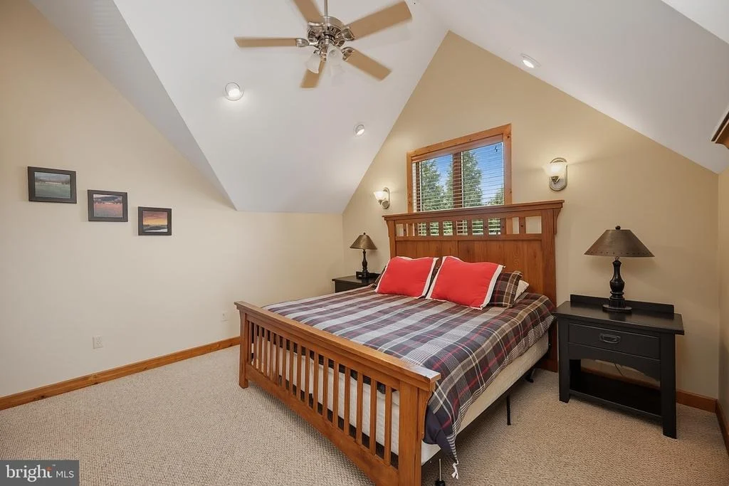 Photo of 250 LAKE POINTE DRIVE