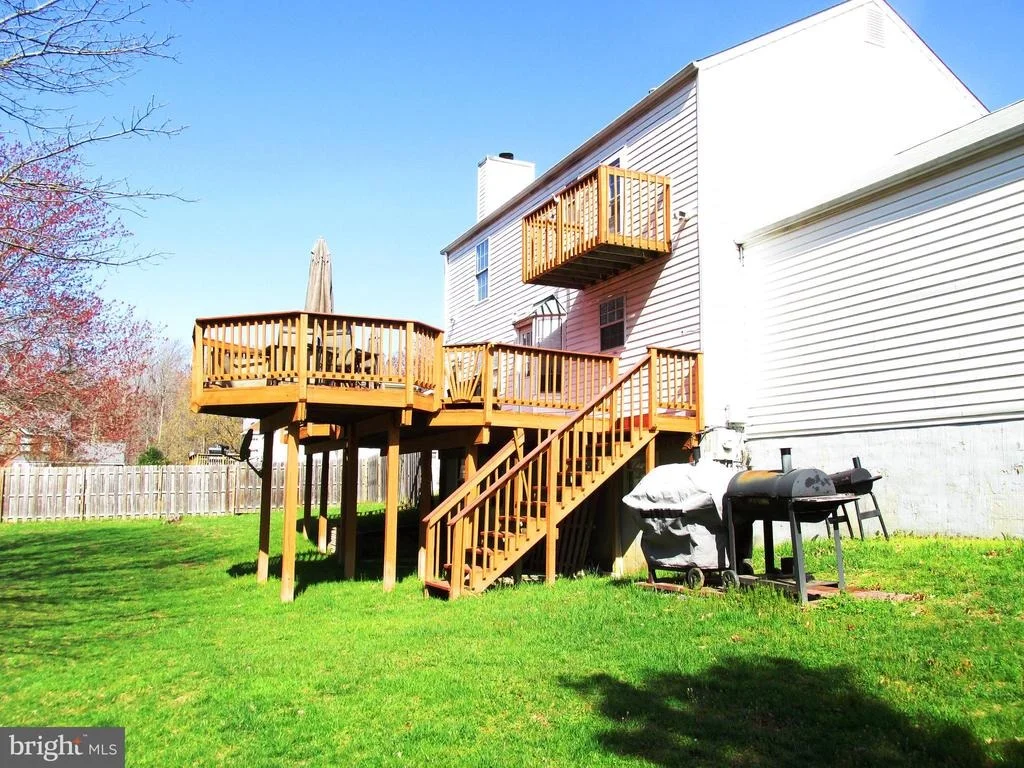 Photo of 9103 JOUSTING LANE