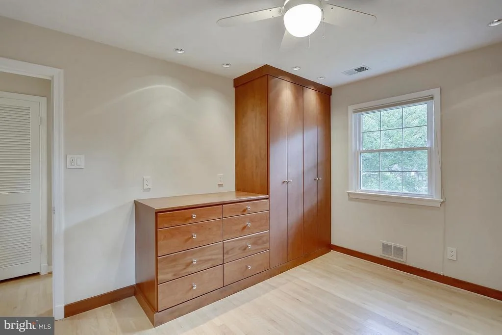 Photo of 2124 EDGEWATER PARKWAY