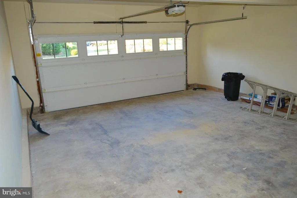 Photo of 6404 STREAM VALLEY WAY