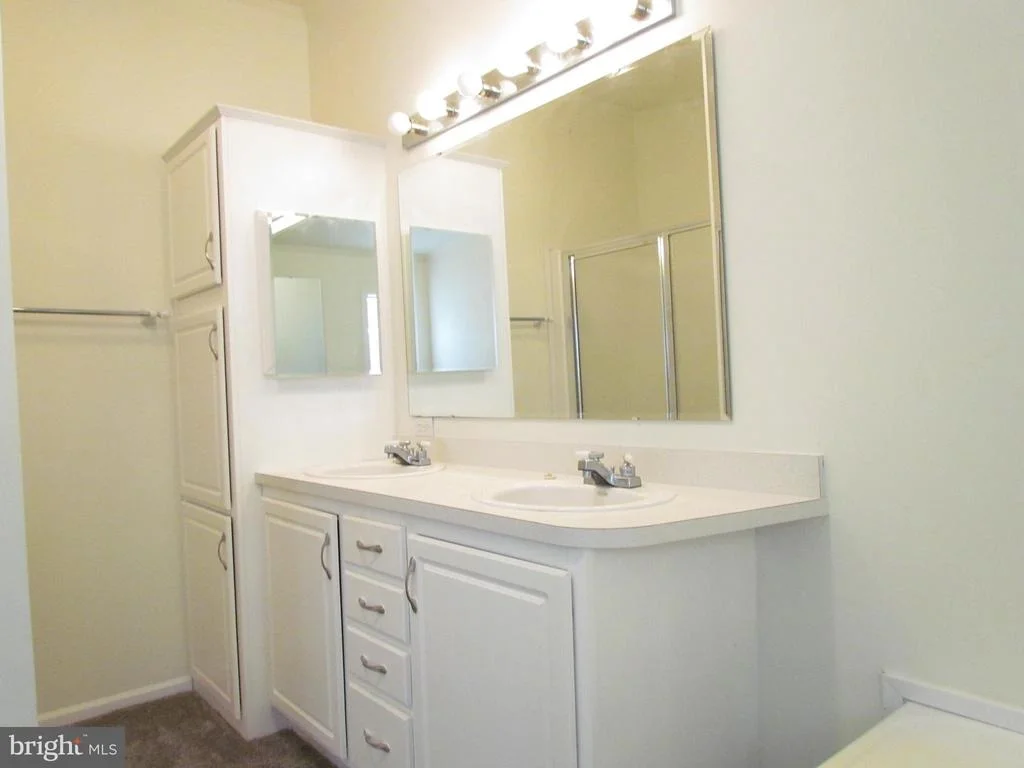 Photo of 402 MOORE PLACE