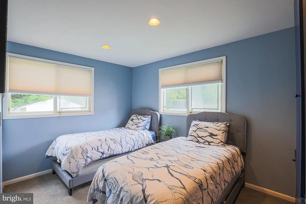 Photo of 5919 WINNER AVENUE