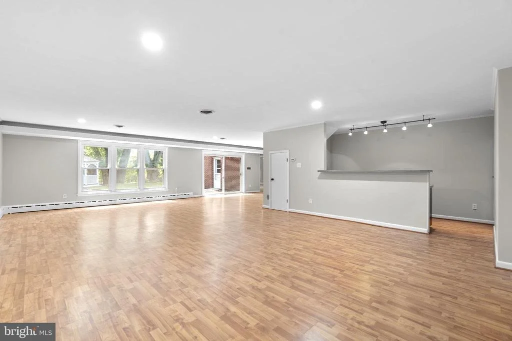 Photo of 18015 MUNCASTER ROAD