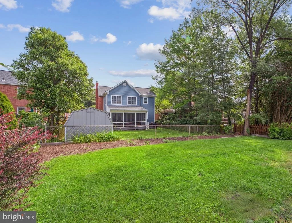 Photo of 9513 BILTMORE DRIVE