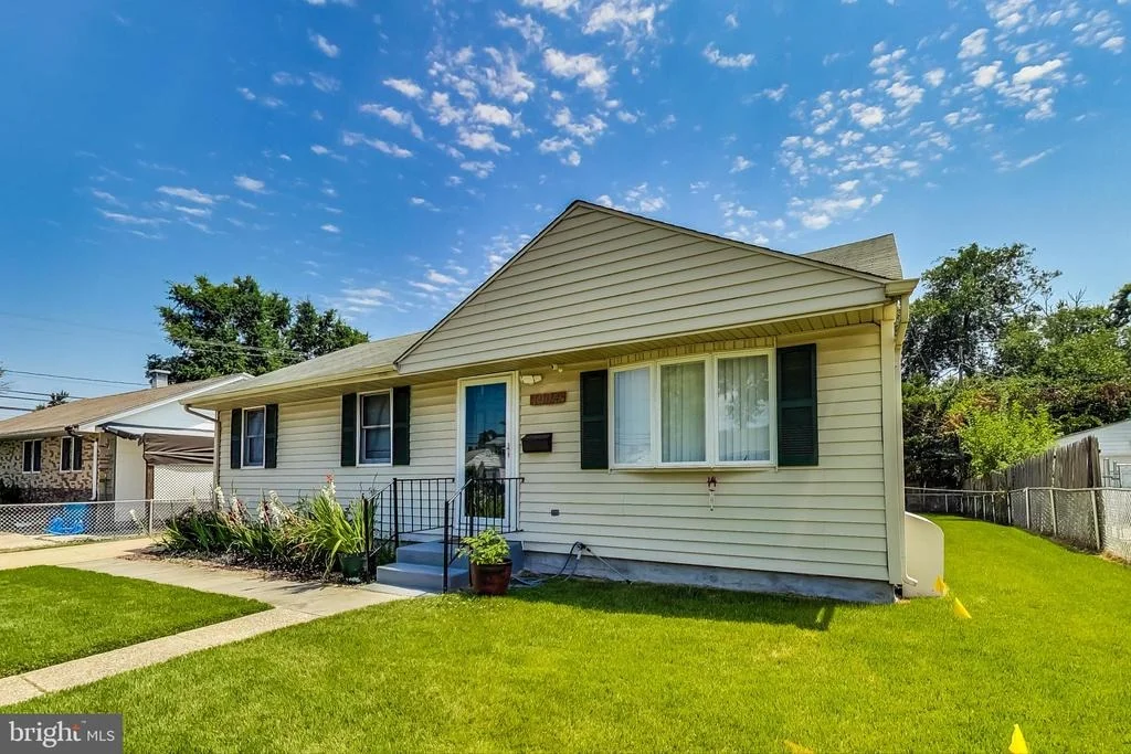 Photo of 1004 5TH STREET