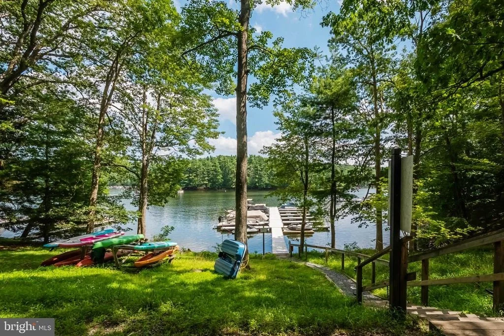 Photo of 245 OAK WAY ROAD