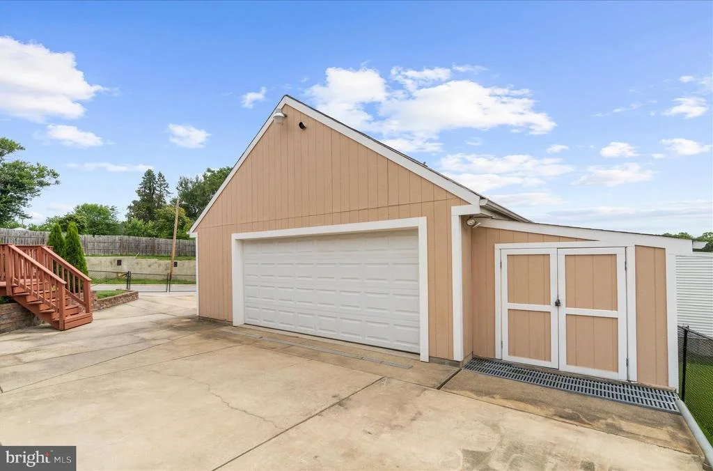 Photo of 5801 REDMOND STREET