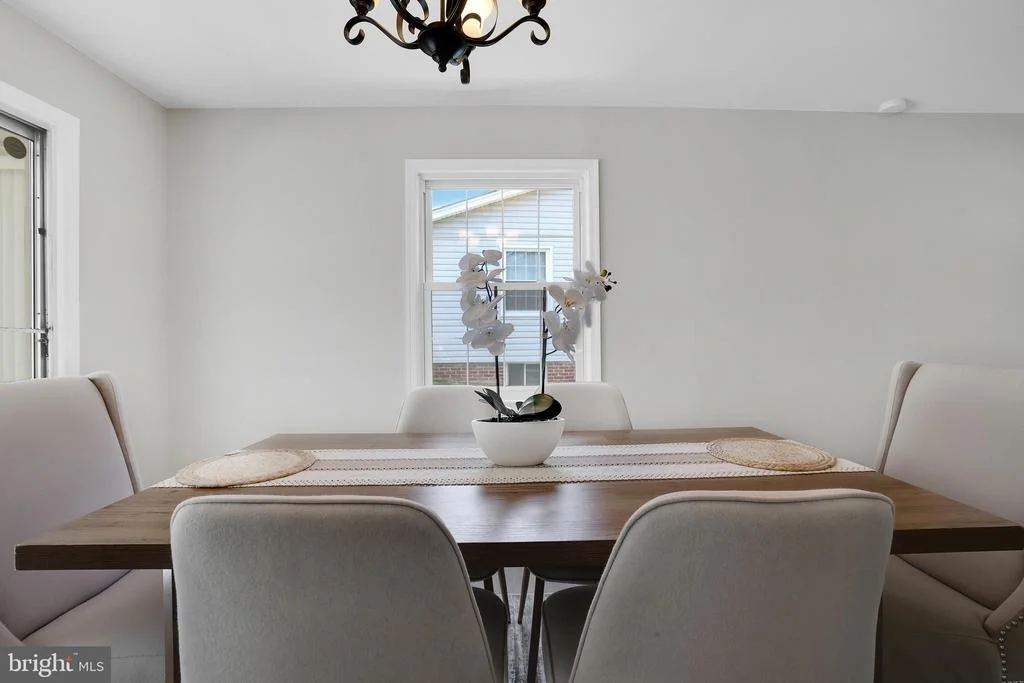 Photo of 833 LOXFORD TERRACE