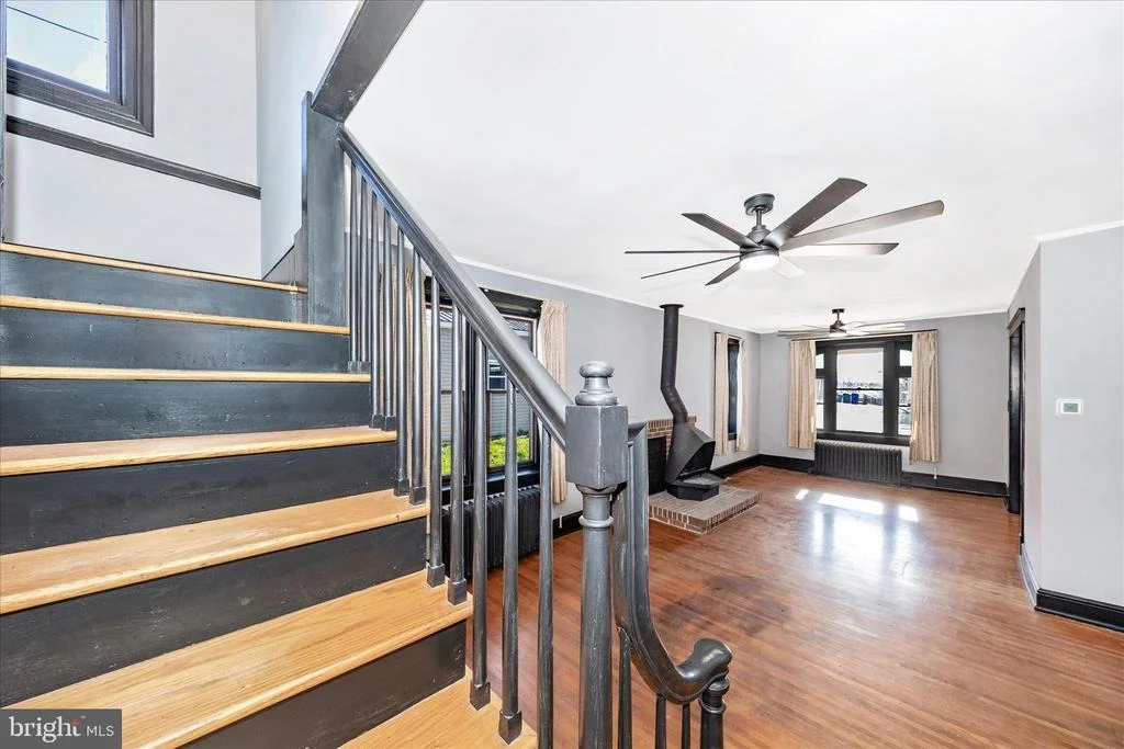Photo of 519 SUMMIT AVENUE